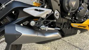 Triumph Street Triple 765 RS (2023 - 26)  (4)