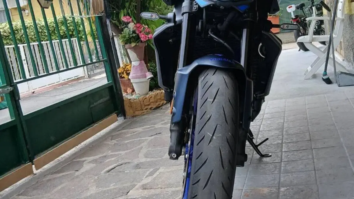 Yamaha MT-09 Y-AMT (2024 - 26)  (3)