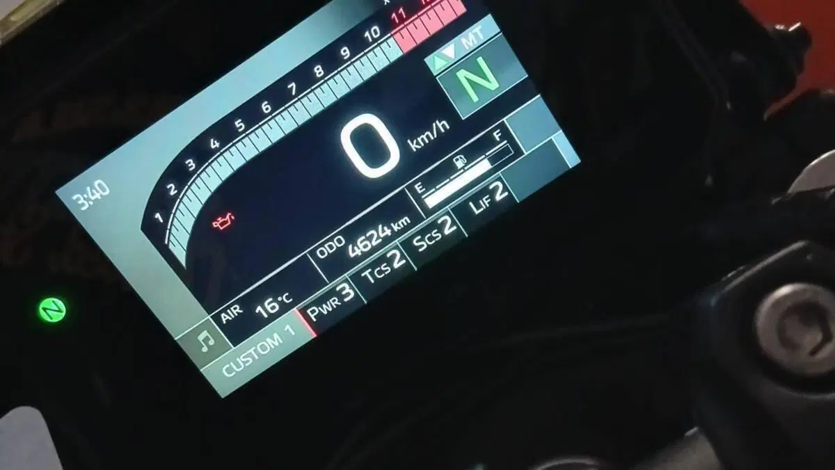 Yamaha MT-09 Y-AMT (2024 - 26)  (9)