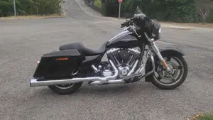 Harley-Davidson 1690 Street Glide (2011 - 13) - FLHX 