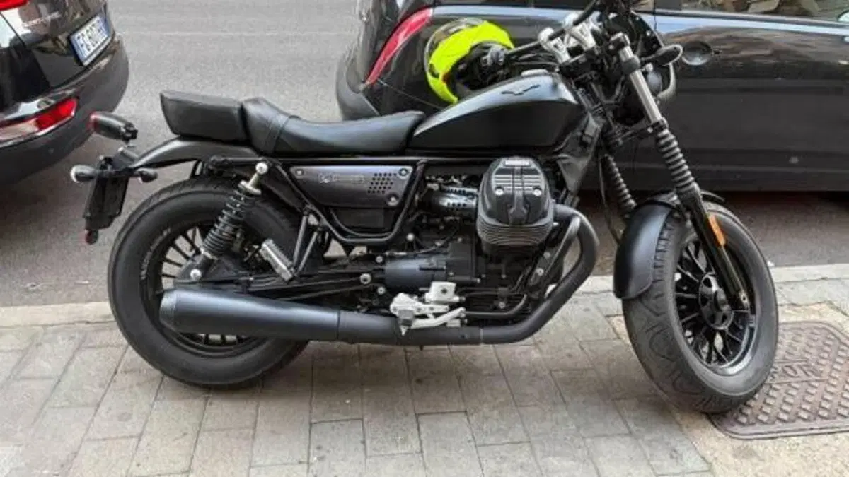 Moto Guzzi V9 Bobber (2018 - 20) 
