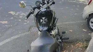Royal Enfield Super Meteor 650 (2023 - 26)  (3)