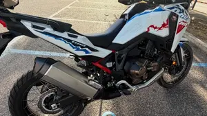 Honda Africa Twin CRF 1100L ES DCT (2024 - 26)  (2)