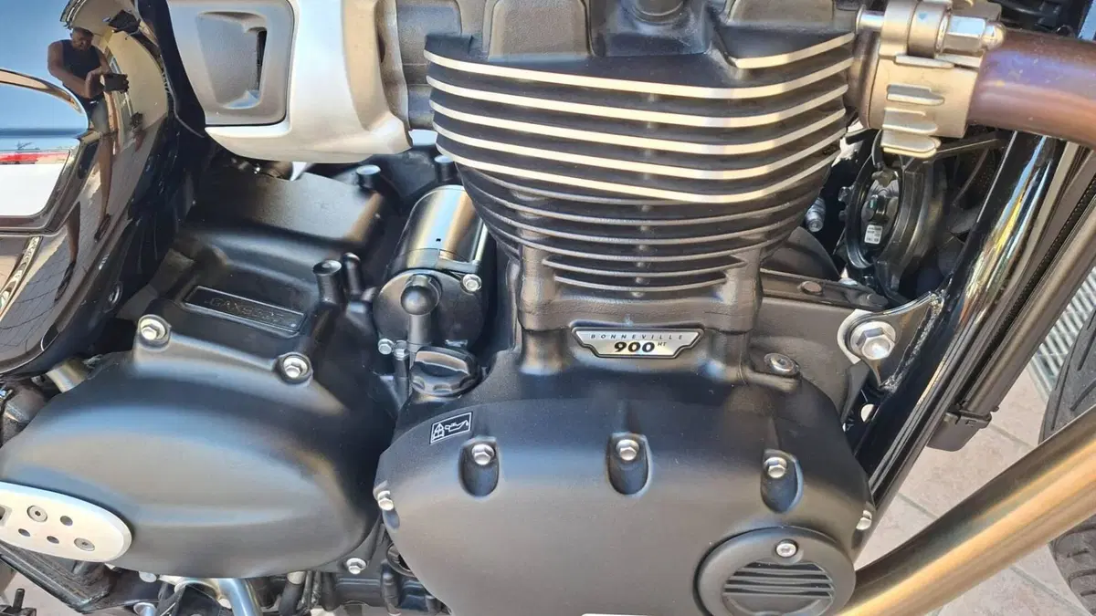 Triumph Speed Twin 900 Chrome Edition (2023)  (10)