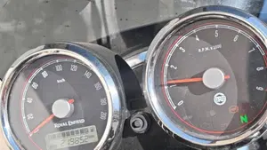 Royal Enfield Interceptor 650 (2021 - 26)  (6)