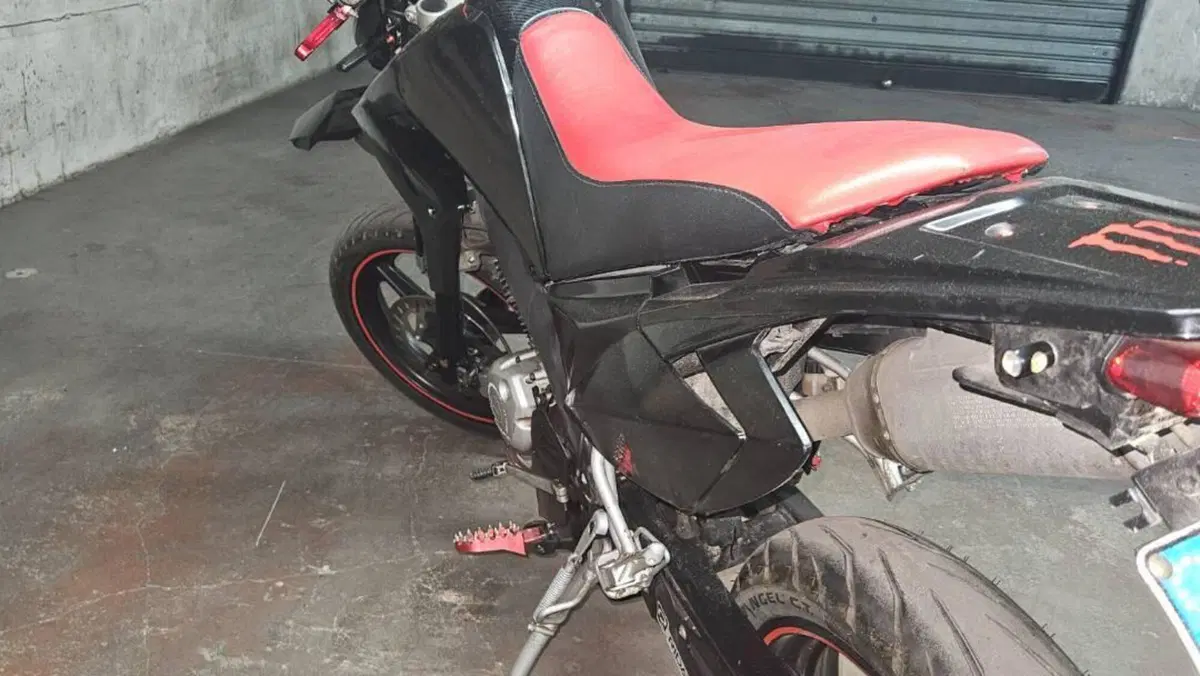Malaguti X3M Motard 125  (3)