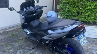 Yamaha T-Max 560 (2020 - 21) usata