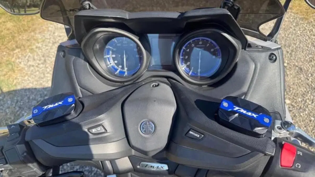 Yamaha T-Max 560 (2020 - 21)  (5)