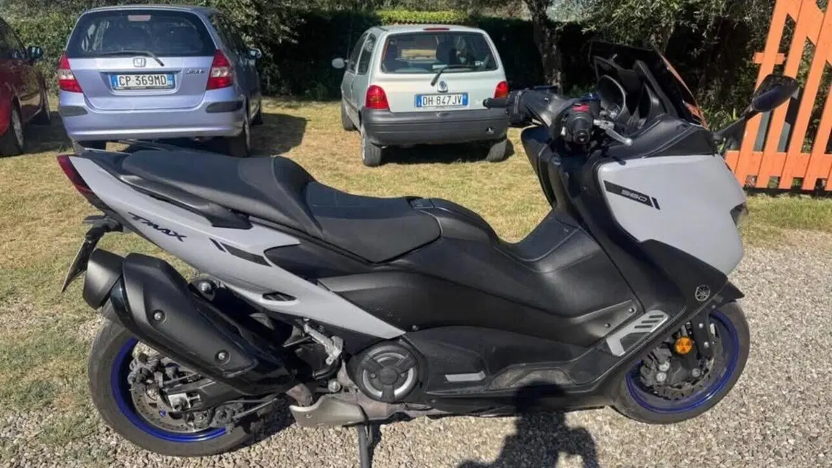 Yamaha T-Max 560 (2020 - 21)  (6)