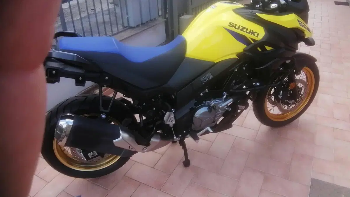 Suzuki V-Strom 650XT Explorer (2022 - 25)  (2)