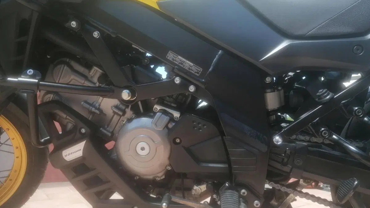 Suzuki V-Strom 650XT Explorer (2022 - 25)  (16)
