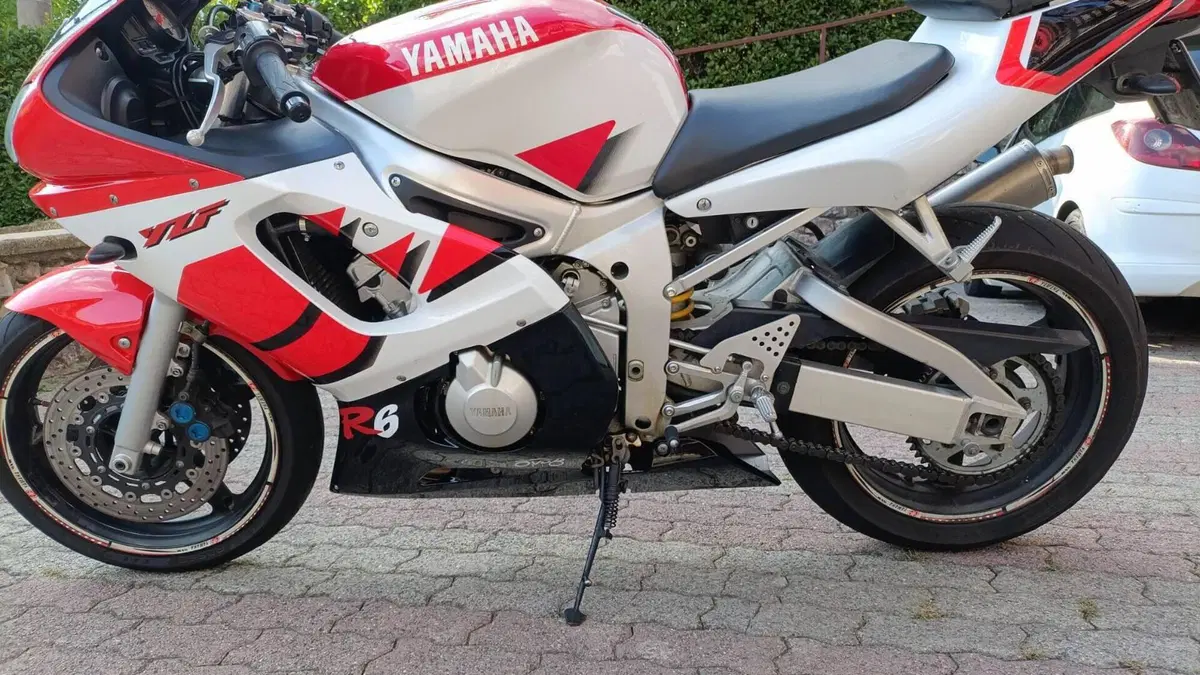 Yamaha YZF R6 (2003 - 04)  (7)