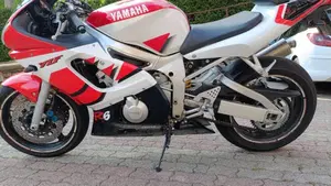 Yamaha YZF R6 (2003 - 04)  (7)