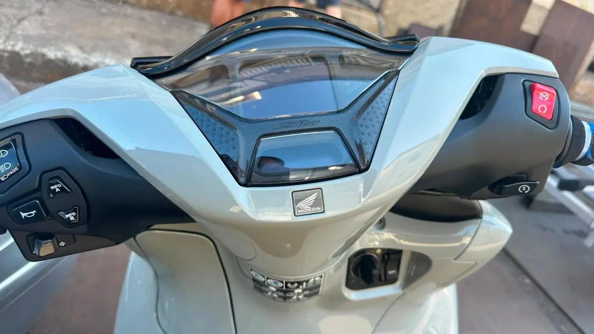 Honda SH 350i Sport (2025 - 26)  (3)