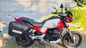 Moto Guzzi V85 TT Evocative Graphics (2019 - 20) 