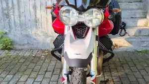 Moto Guzzi V85 TT Evocative Graphics (2019 - 20)  (2)