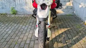 Moto Guzzi V85 TT Evocative Graphics (2019 - 20)  (3)