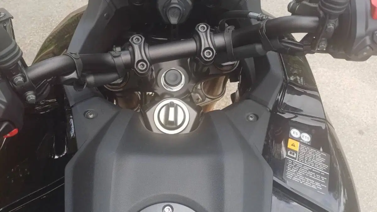 Yamaha Tracer 9 GT+ Y-AMT (2025 - 26)  (12)