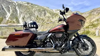 Harley-Davidson CVO Road Glide (2024) usata