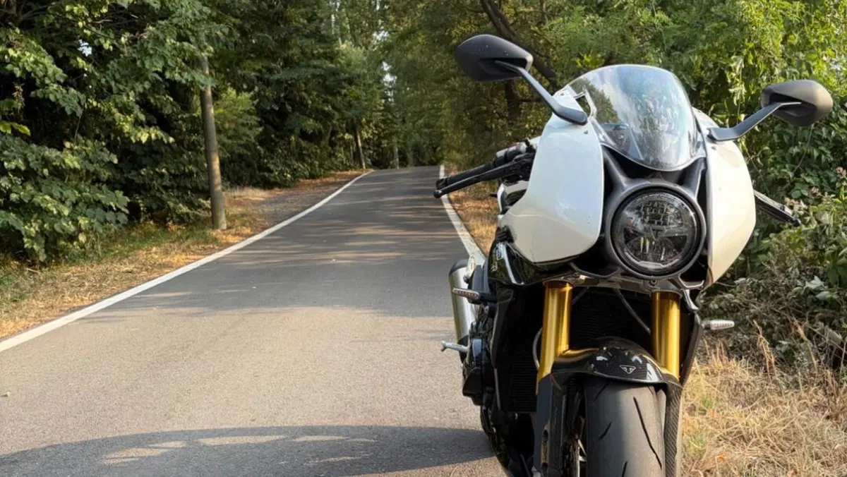 Triumph Speed Triple 1200 RR (2022 - 26)  (2)
