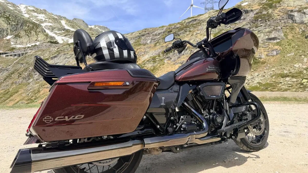 Harley-Davidson CVO Road Glide (2024)  (4)