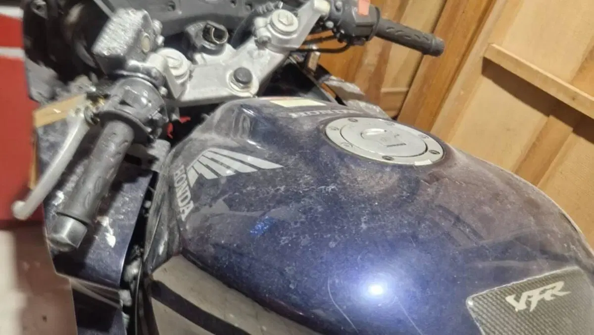Honda VFR 800 (2002 - 05)  (3)