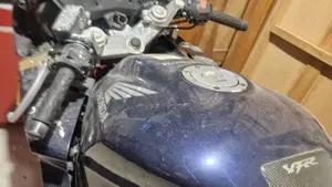 Honda VFR 800 (2002 - 05)  (3)