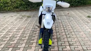Husqvarna FE 250 (2024)  (3)