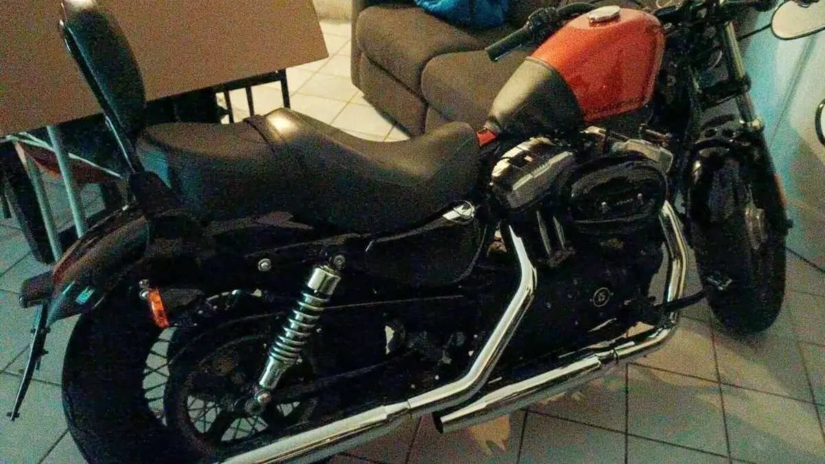 Harley-Davidson 1200 Forty-Eight (2010 - 15)  (8)