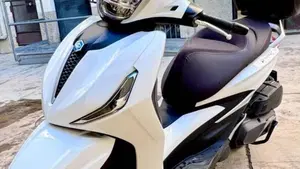 Piaggio Beverly 400 ABS-ASR (2021 - 24)  (2)