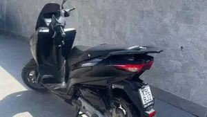 Aprilia SXR 50 (2021 - 26)  (2)