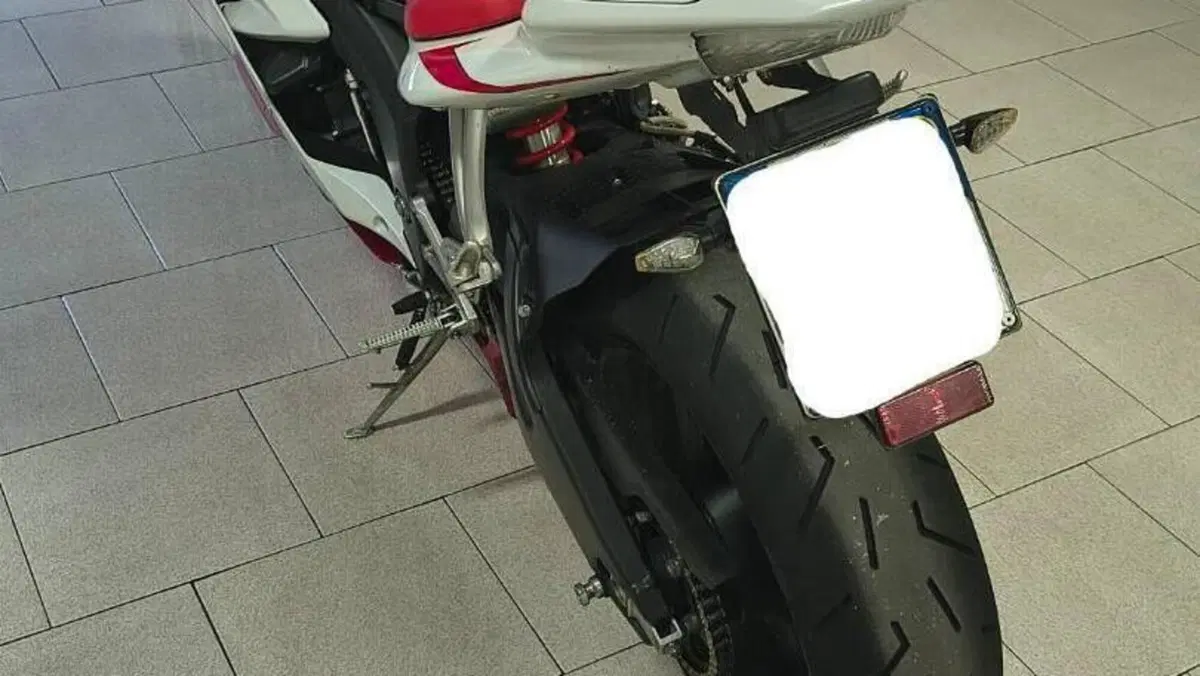 Yamaha YZF R6 (2006 - 07)  (6)