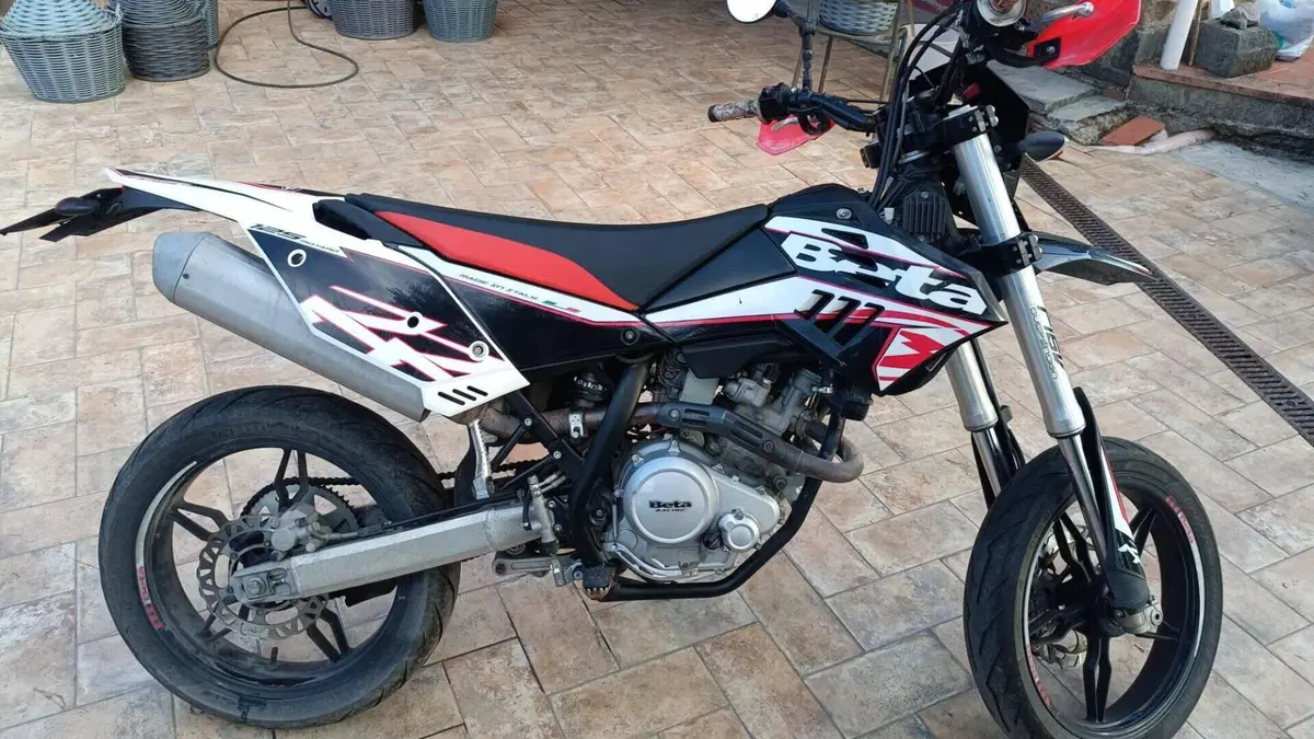 Betamotor RR 125 4T Motard LC (2018 - 20)  (2)