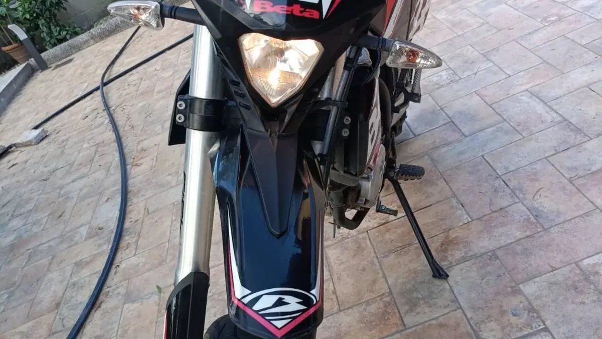 Betamotor RR 125 4T Motard LC (2018 - 20)  (3)