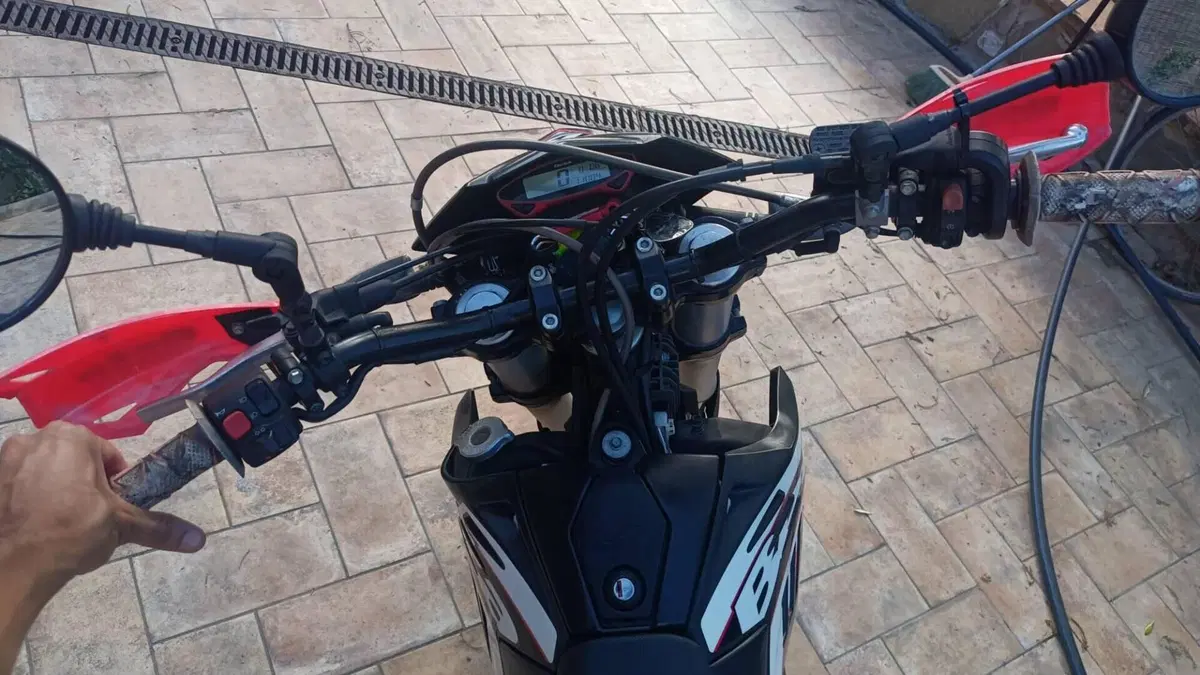 Betamotor RR 125 4T Motard LC (2018 - 20)  (7)