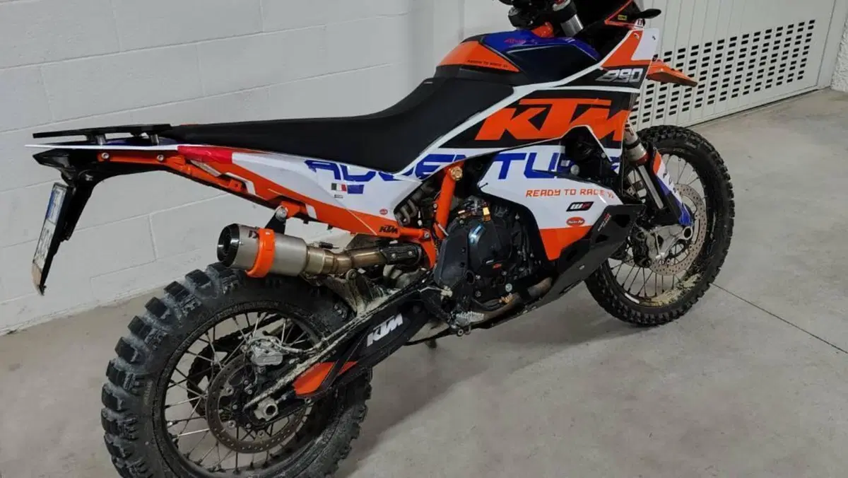 KTM 890 Adventure R (2023 - 24)  (9)