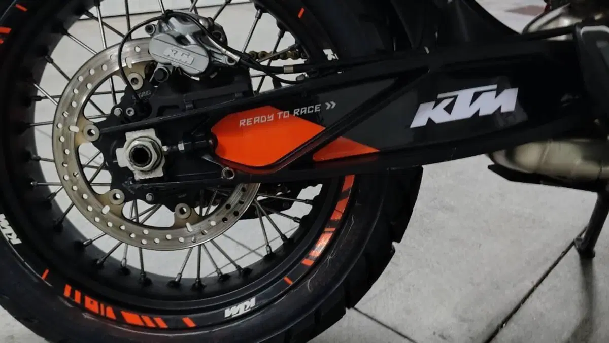KTM 890 Adventure R (2023 - 24)  (17)
