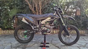 Kawasaki KX450F (2018)  (8)