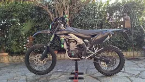 Kawasaki KX450F (2018)  (9)