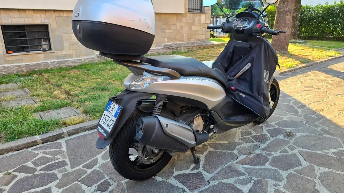 Piaggio Beverly 350 ABS (2016 - 20)  (2)