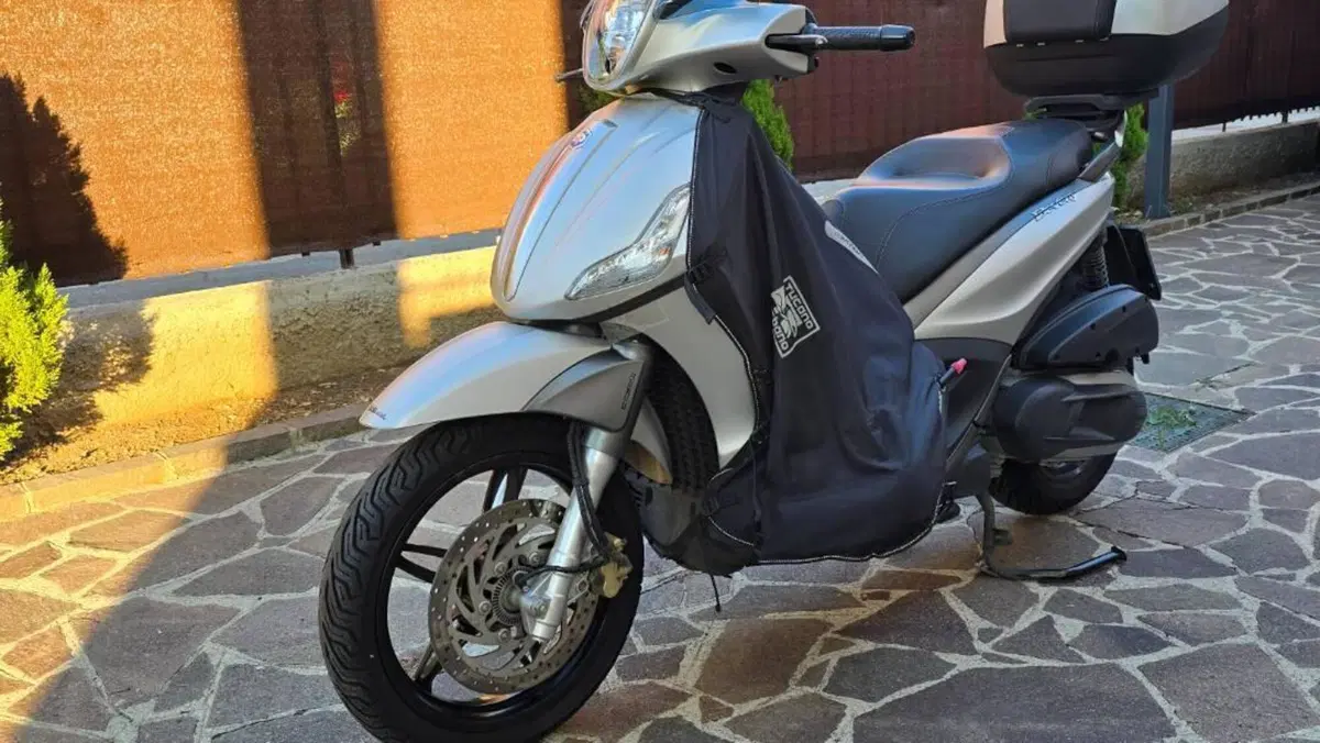 Piaggio Beverly 350 ABS (2016 - 20)  (4)