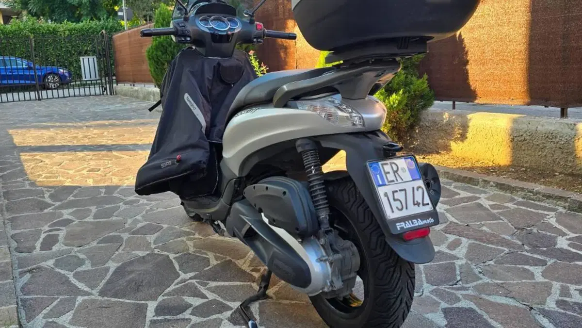 Piaggio Beverly 350 ABS (2016 - 20)  (6)