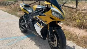 Yamaha YZF R1 (2006 - 07)  (2)