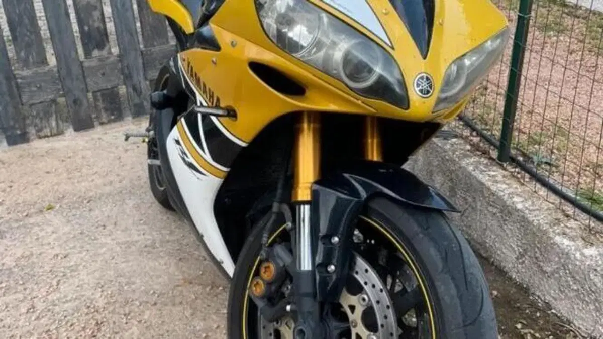 Yamaha YZF R1 (2006 - 07)  (4)
