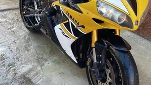 Yamaha YZF R1 (2006 - 07)  (7)