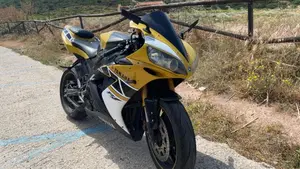Yamaha YZF R1 (2006 - 07)  (10)