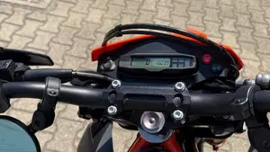 KTM 690 SMC R (2021 - 22)  (2)
