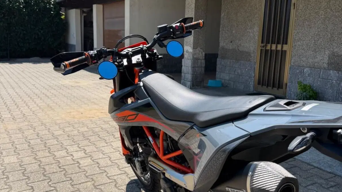 KTM 690 SMC R (2021 - 22)  (3)