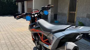KTM 690 SMC R (2021 - 22)  (3)