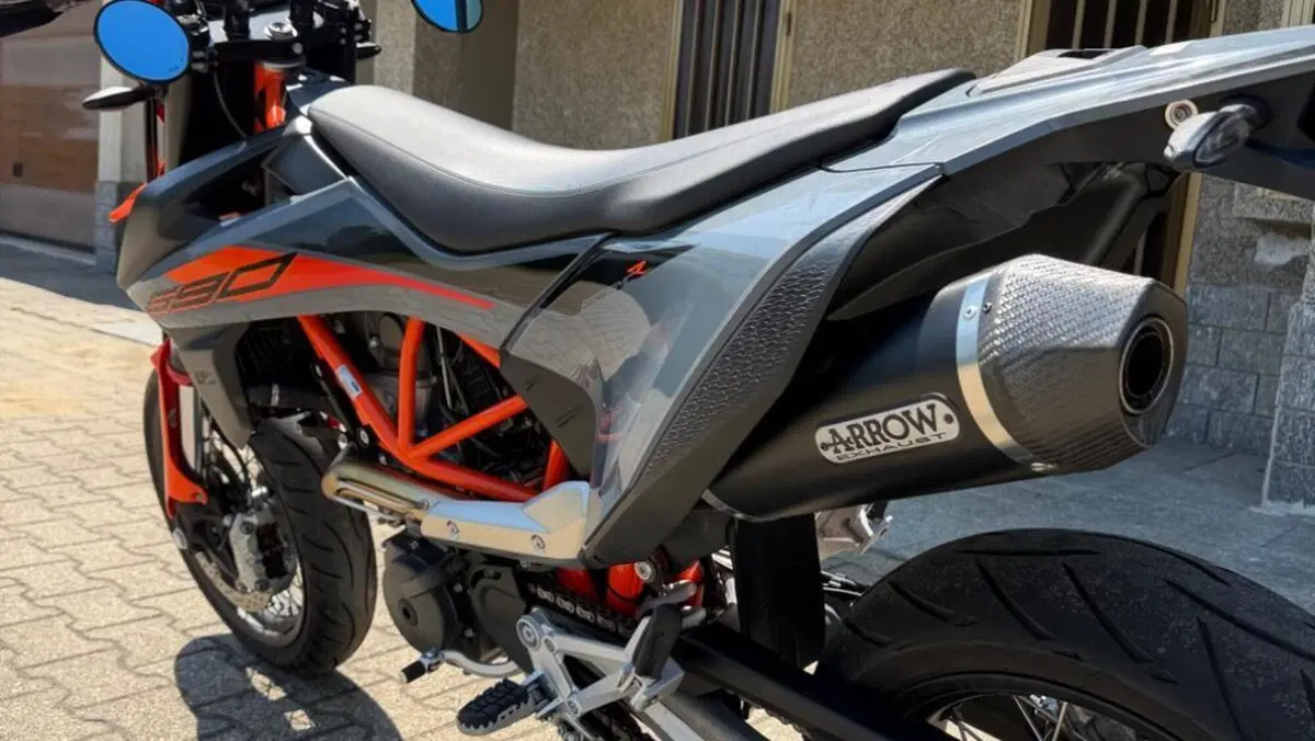 KTM 690 SMC R (2021 - 22)  (4)